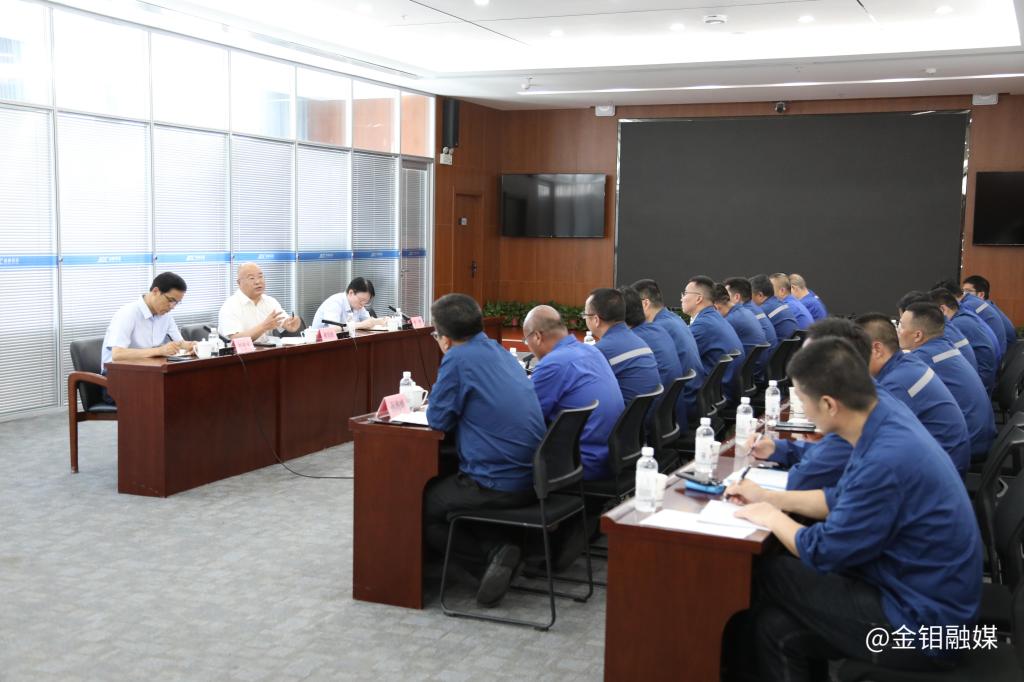 20230710-柳曉峰在礦山分公司調(diào)研生產(chǎn)情況時強(qiáng)調(diào) (2).JPG