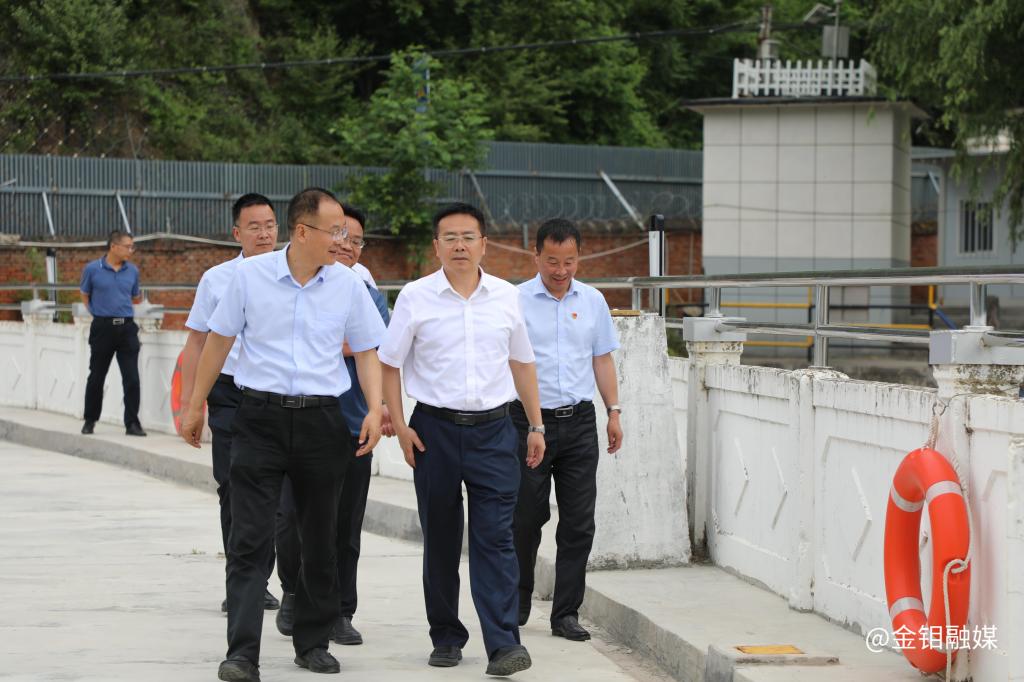 20240528-陜西有色黨委副書(shū)記郭仕龍深入金鉬集團(tuán)礦山分公司開(kāi)展“四下基層”調(diào)研抓信訪惠企惠職工 (1).JPG