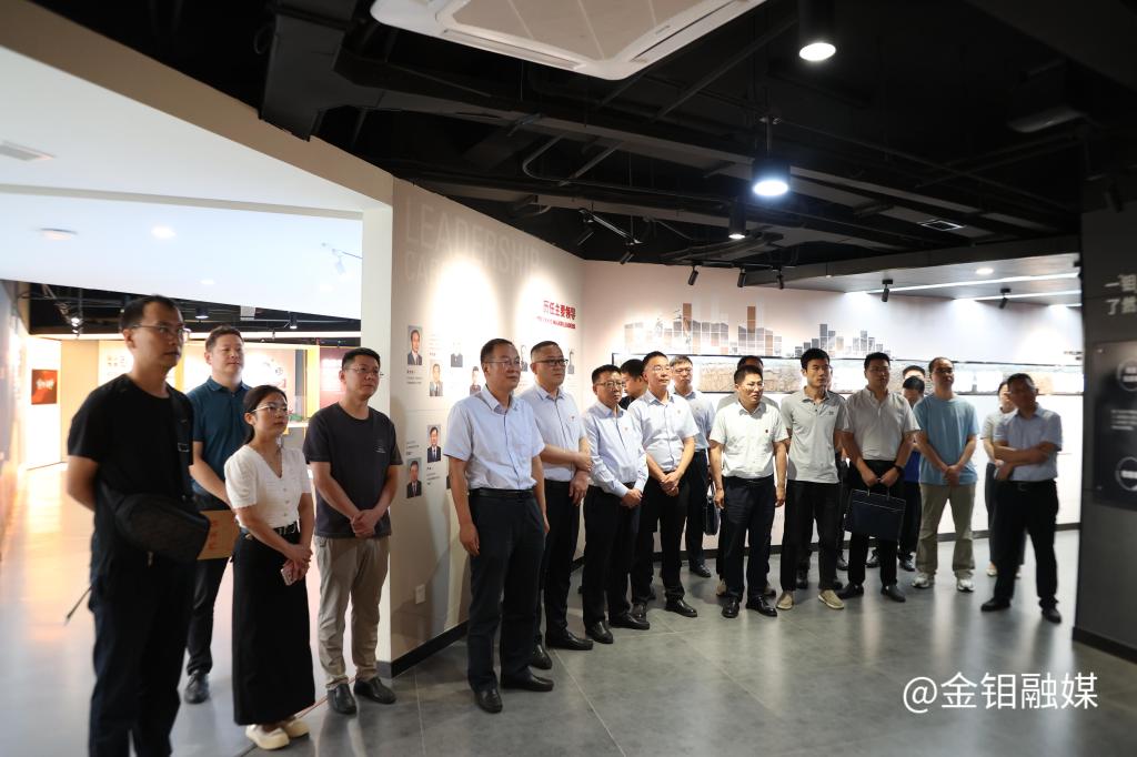 20240930-參觀展廳.jpg