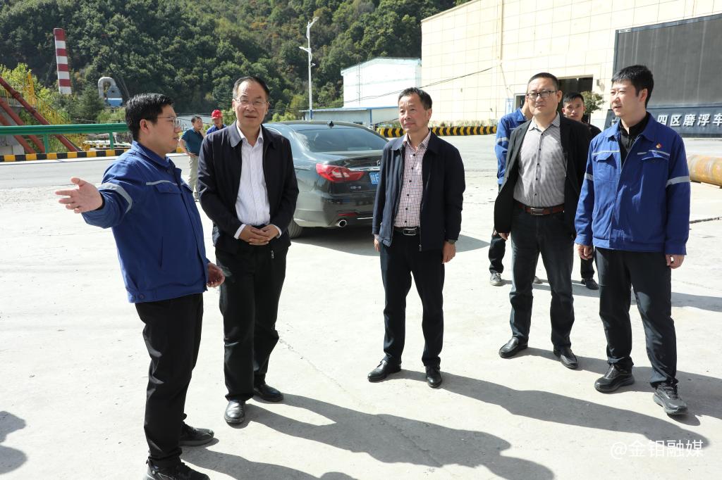 20241010-朱凌云深入東西坪村調(diào)研駐村幫扶工作并慰問(wèn)困難群眾 (3).JPG