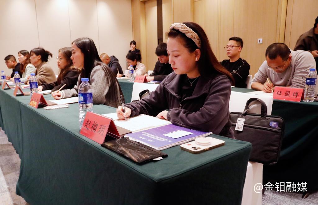 20241104-學員們認真投入培訓.JPG